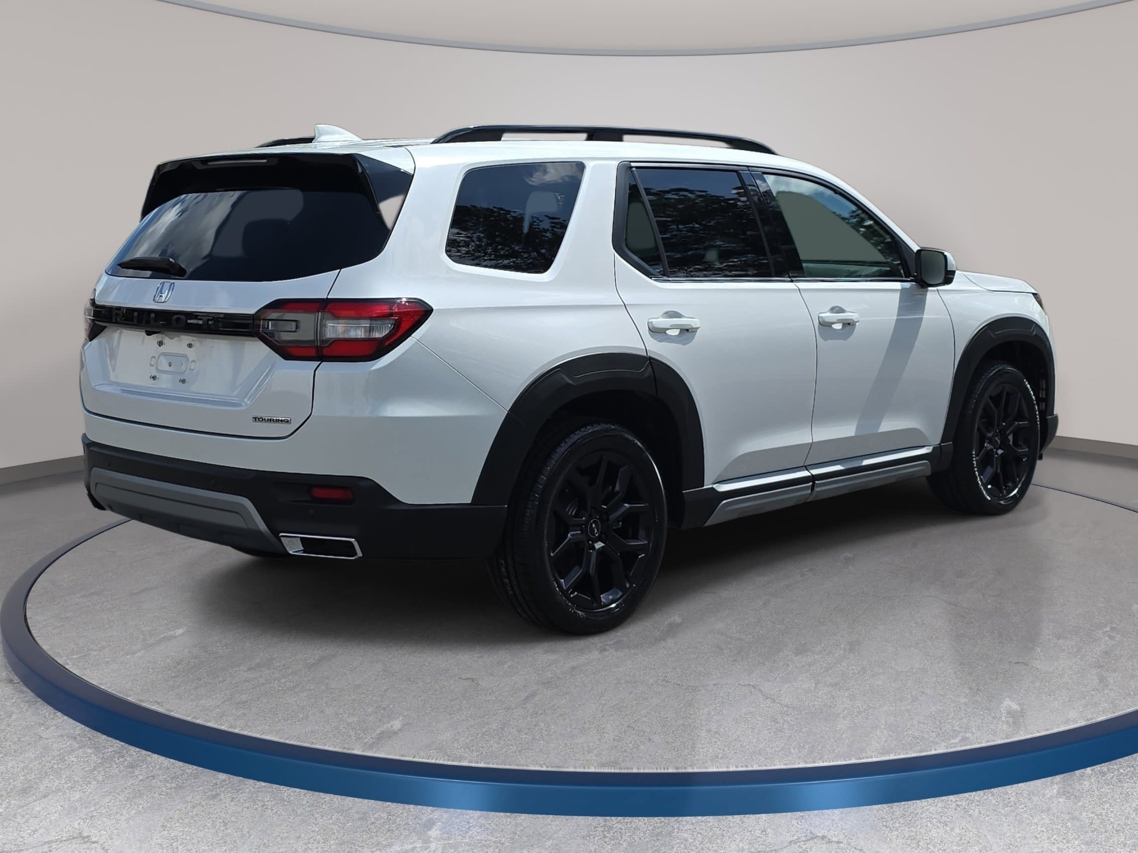 Used 2025 Honda Pilot Touring image 5