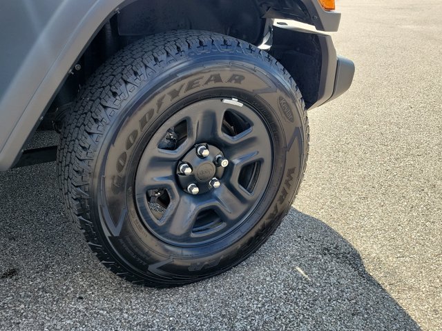 Used 2019 Jeep Wrangler Sport AWD/4WD image 9