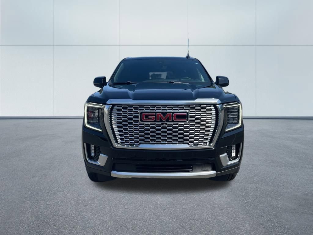 Used 2021 GMC Yukon Denali w/ Denali Premium Package image 3