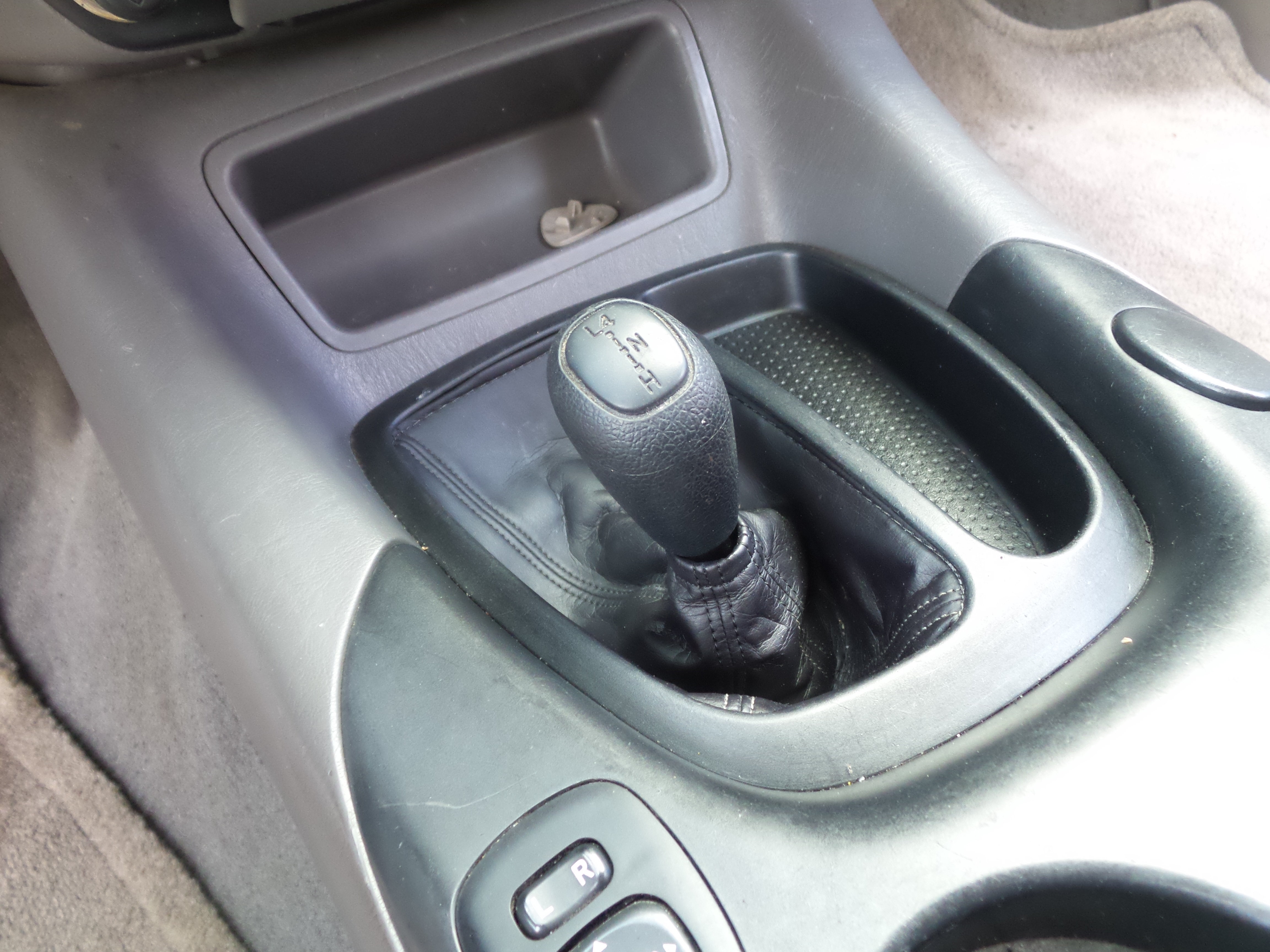 Used 2001 Toyota Sequoia SR5 AWD/4WD image 41