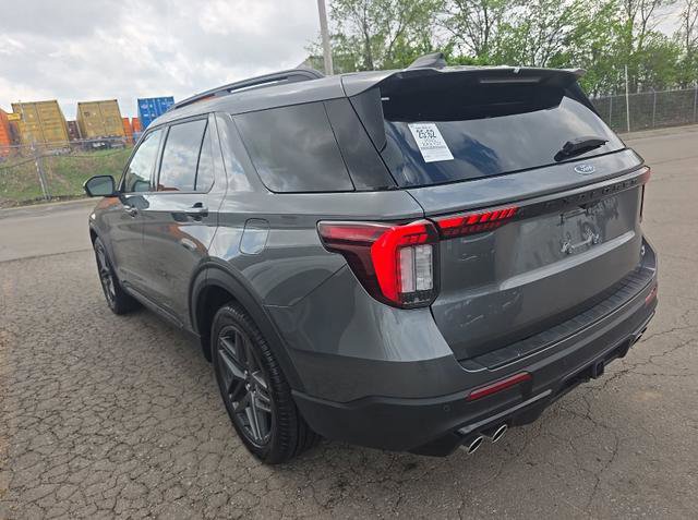 Used 2025 Ford Explorer ST w/ Sun And Sound Package AWD/4WD image 7