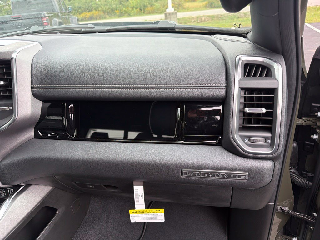 New 2026 RAM 1500 Laramie AWD/4WD image 43