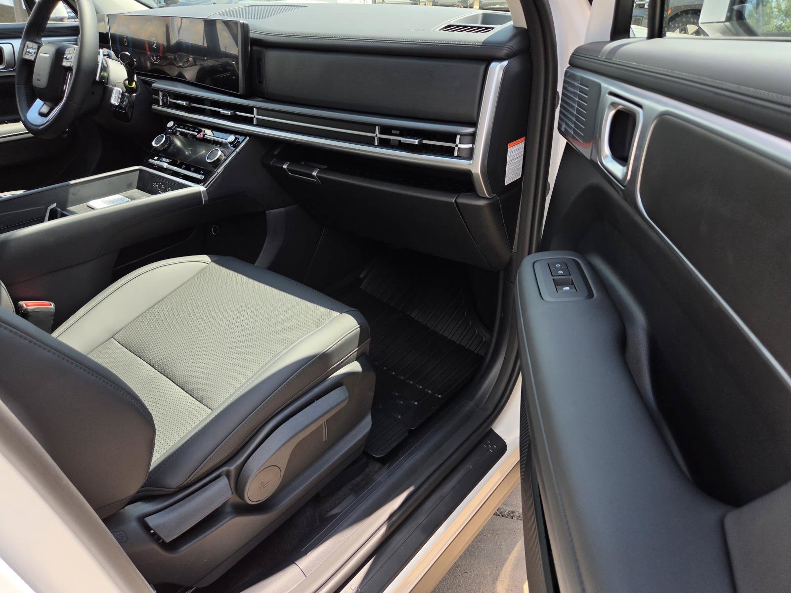 New 2027 Hyundai Santa Fe SEL FWD image 8