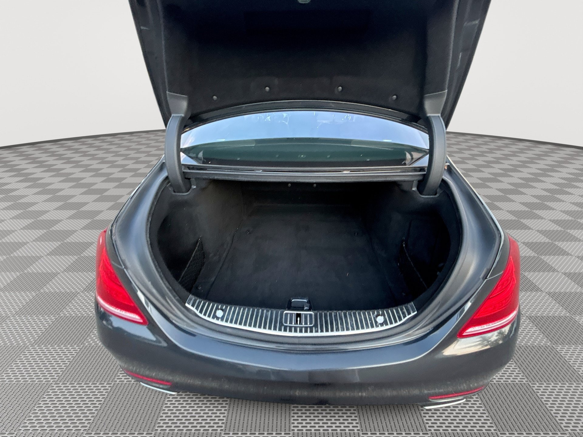 Used 2015 Mercedes-Benz S 550 4MATIC Sedan image 22