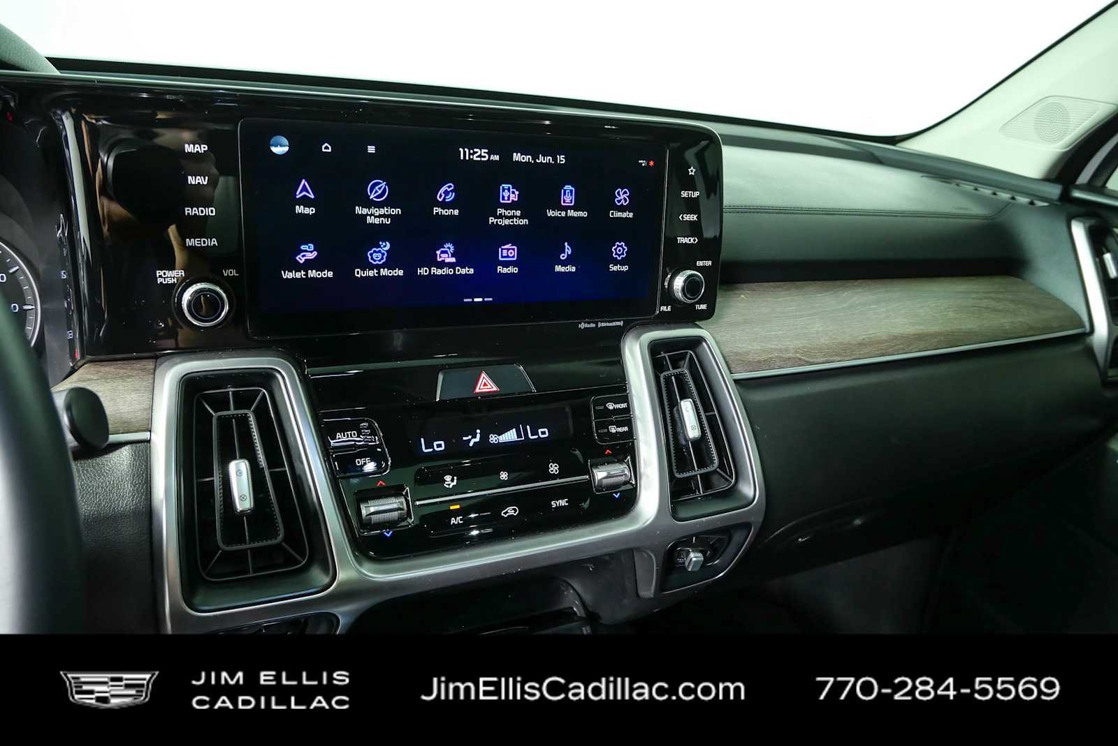 Used 2023 Kia Sorento EX w/ Panoramic Sunroof Package FWD image 12