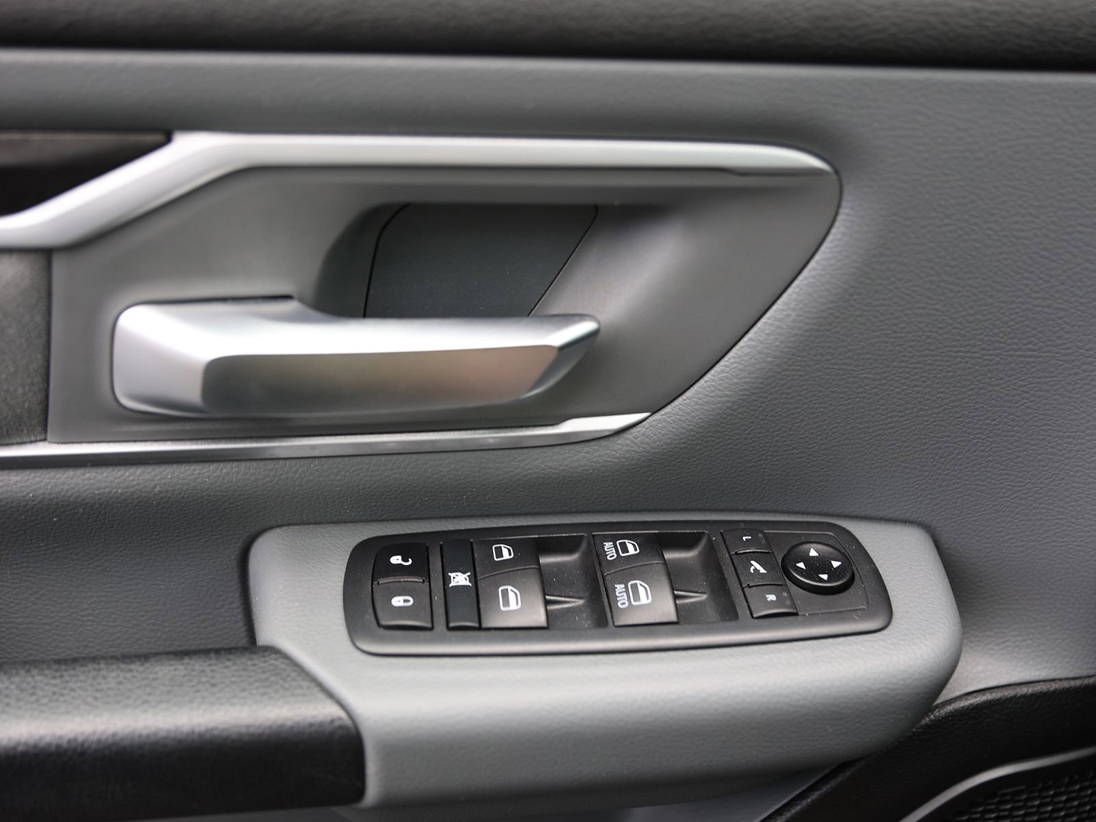 Used 2021 RAM 1500 Big Horn AWD/4WD image 36