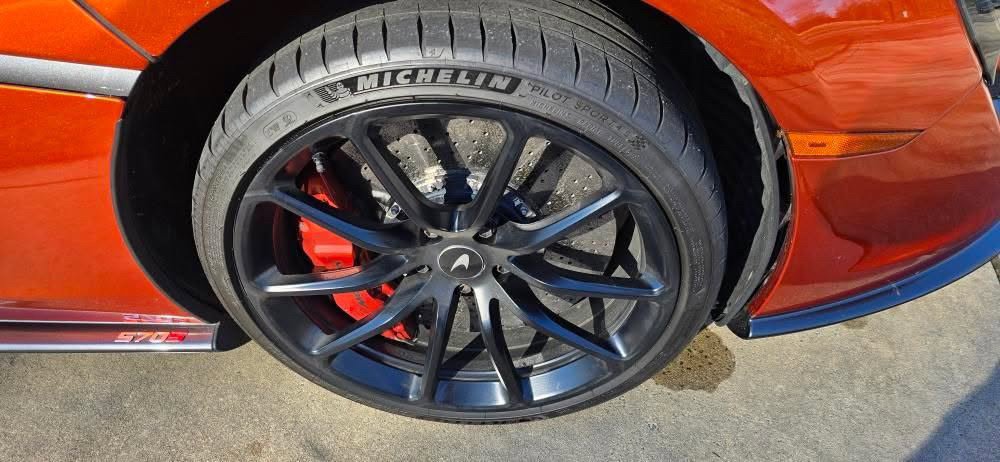 Used 2019 McLaren 570S Spider image 7