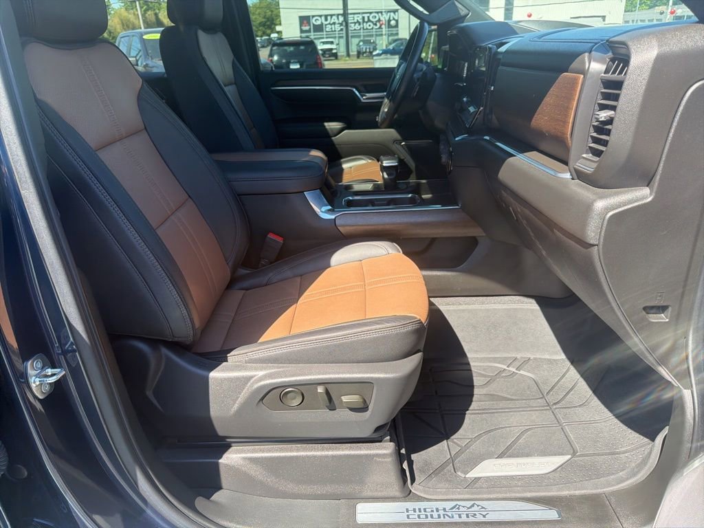 Used 2023 Chevrolet Silverado 1500 High Country w/ Technology Package AWD/4WD image 29