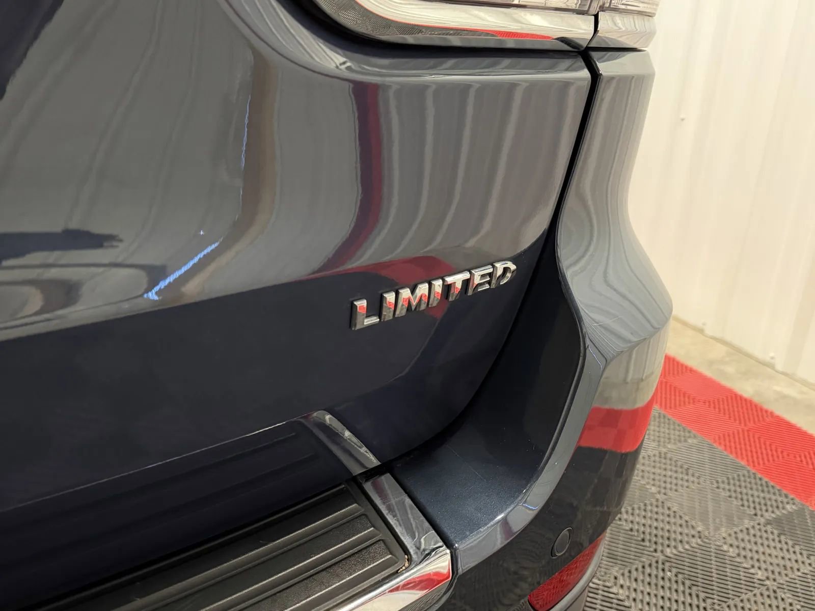 Used 2020 Jeep Grand Cherokee Limited w/ Luxury Group II image 18