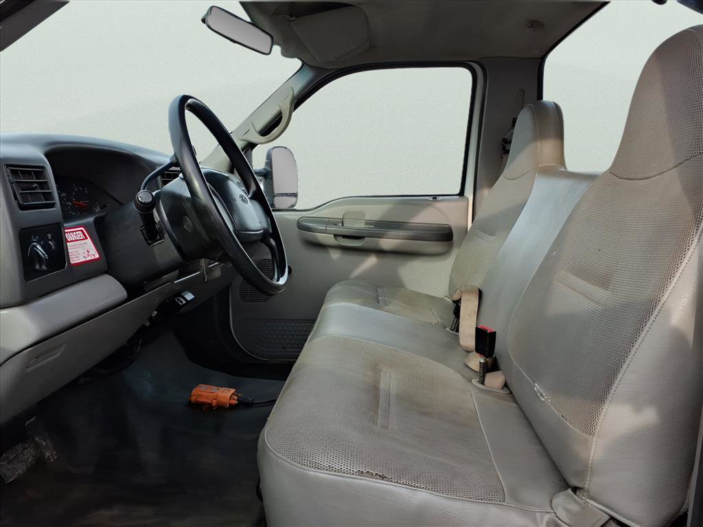 Used 1999 Ford F550 2WD Regular Cab Super Duty image 15