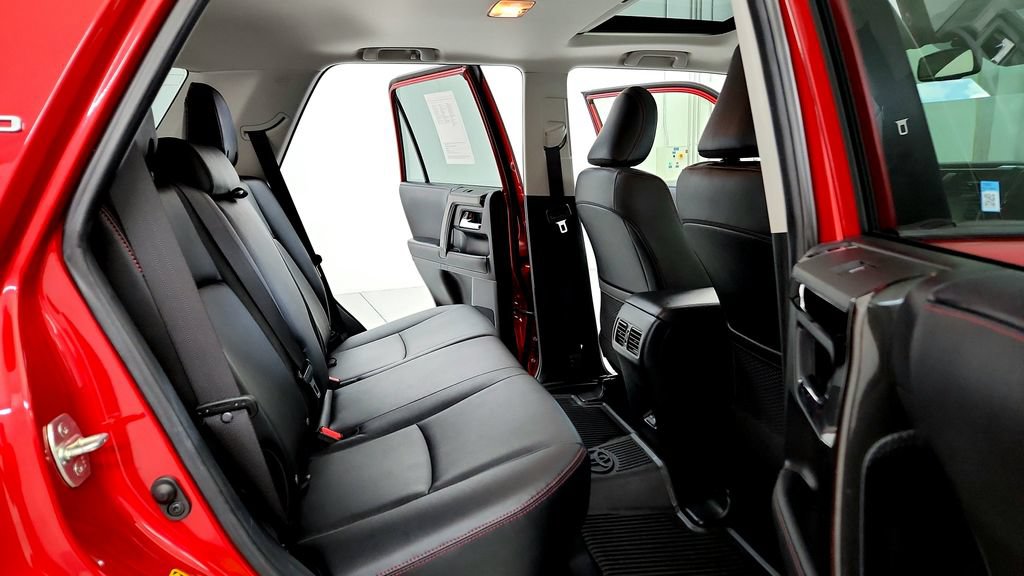 Certified 2024 Toyota 4Runner TRD Off-Road Premium w/ Moonroof Package AWD/4WD image 17