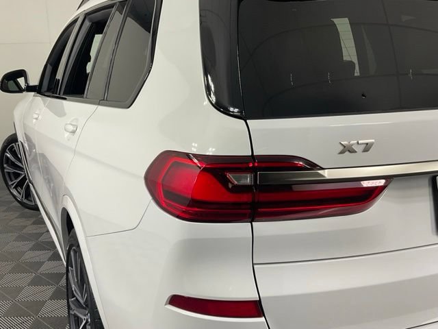 Used 2020 BMW X7 M50i w/ Dynamic Handling Package AWD/4WD image 31