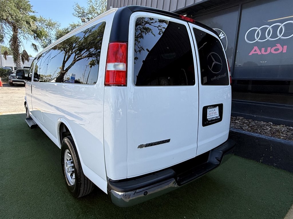 Used 2023 Chevrolet Express 3500 LT w/ LT Preferred Equipment Group RWD image 4
