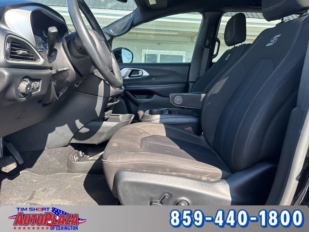 Used 2020 Chrysler Pacifica Touring w/ S Appearance Package image 14