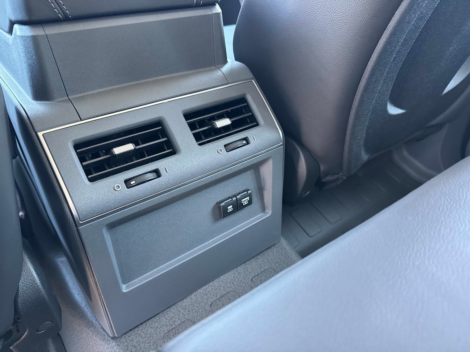 New 2025 INEOS Grenadier Fieldmaster Edition image 13