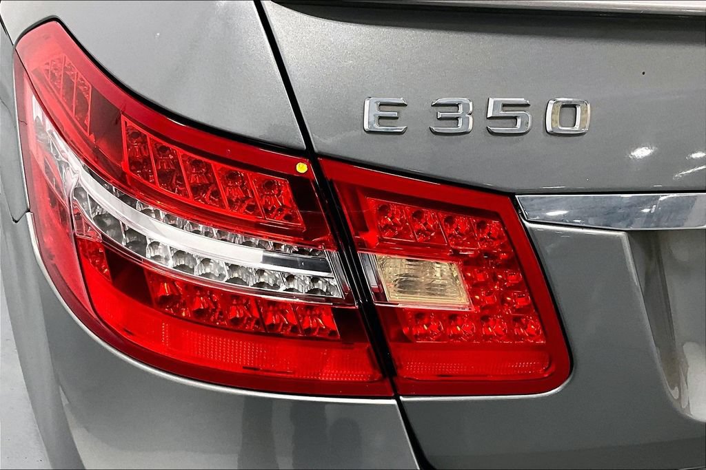 Used 2010 Mercedes-Benz E 350 Sedan image 38