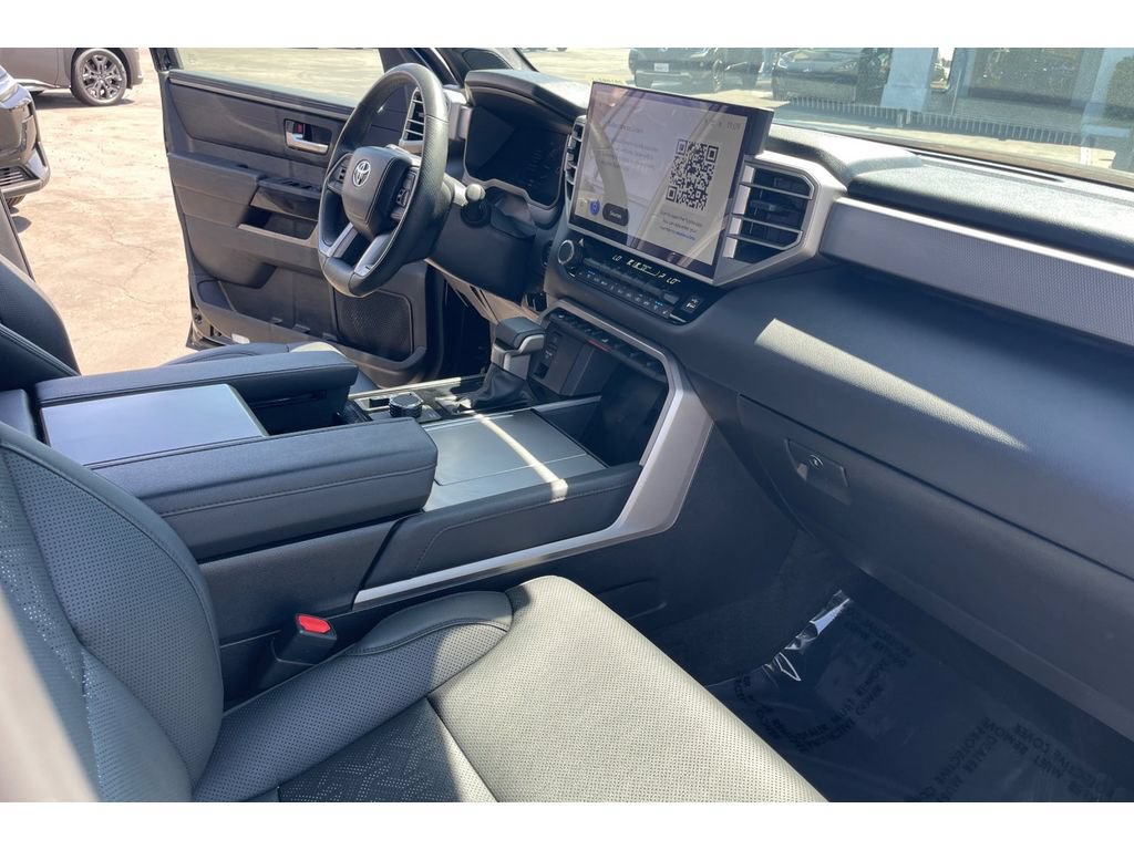 Used 2025 Toyota Sequoia Limited w/ Tow Technology Package AWD/4WD image 19