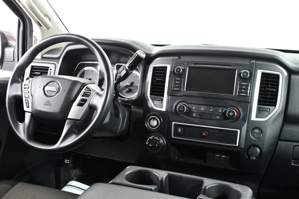 Used 2019 Nissan Titan S AWD/4WD image 8
