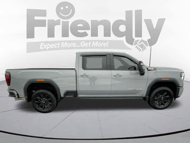 Used 2025 GMC Sierra 2500 AT4 w/ AT4 Premium Plus Package image 4