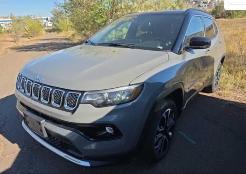 Used 2024 Jeep Compass Limited AWD/4WD image 3