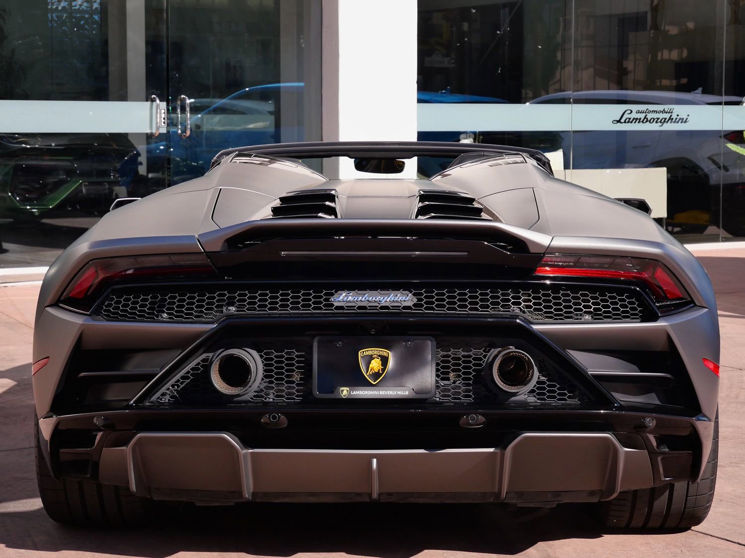 Used 2023 Lamborghini Huracan EVO image 4