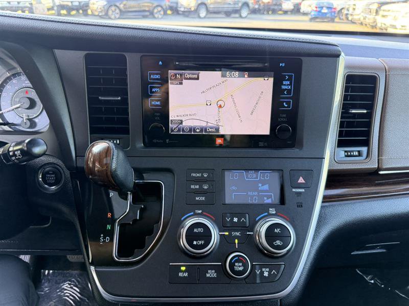 Used 2015 Toyota Sienna Limited Premium FWD image 33