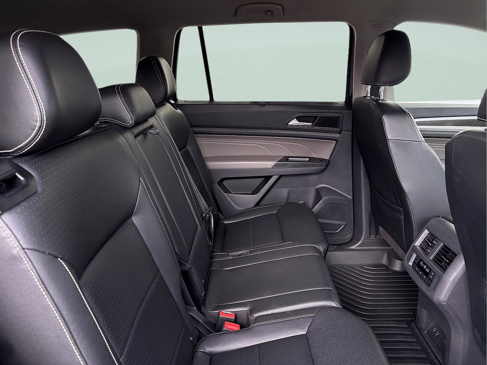 Used 2021 Volkswagen Atlas SE image 30