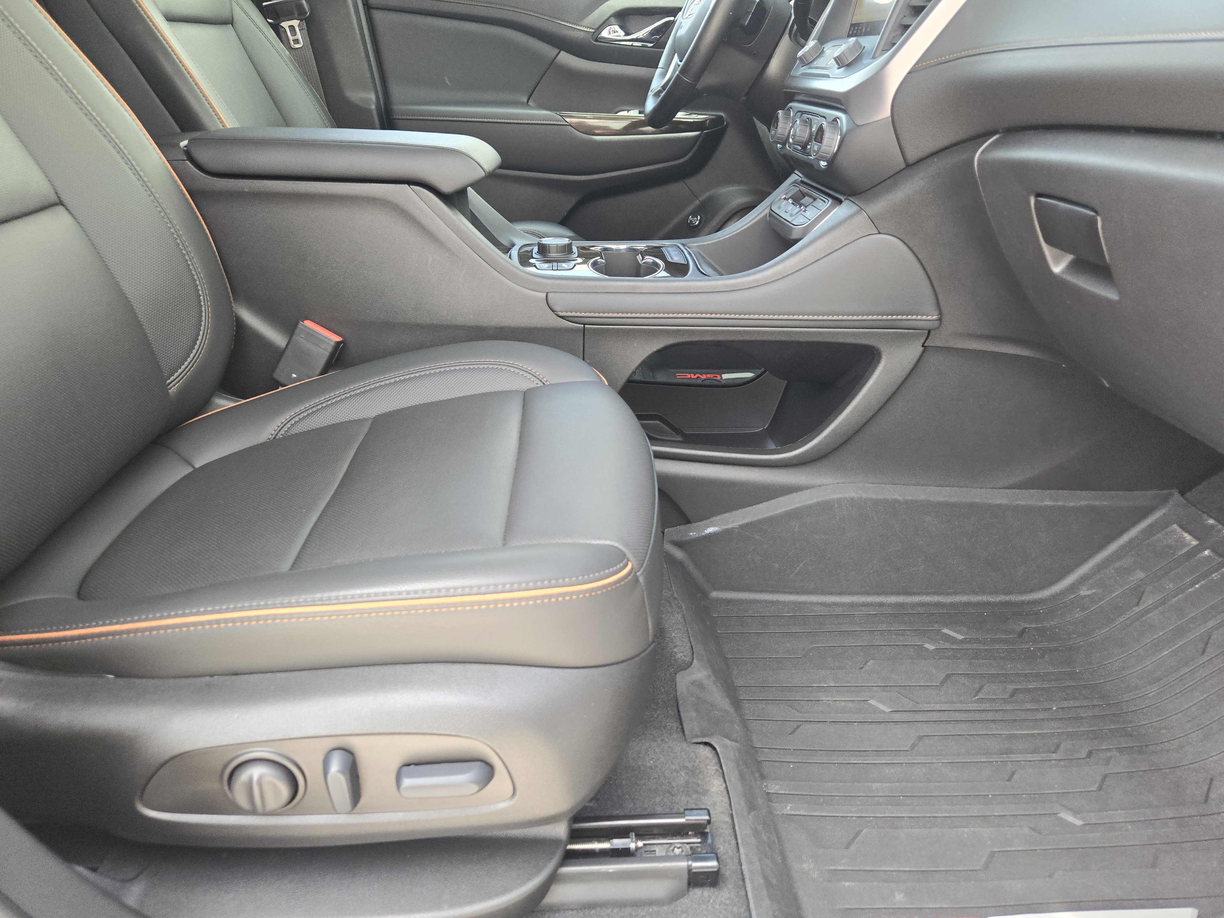 Used 2023 GMC Acadia AT4 w/ Preferred Package image 17