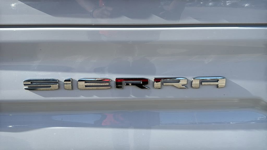 Used 2024 GMC Sierra 1500 AT4 w/ Technology Package image 5