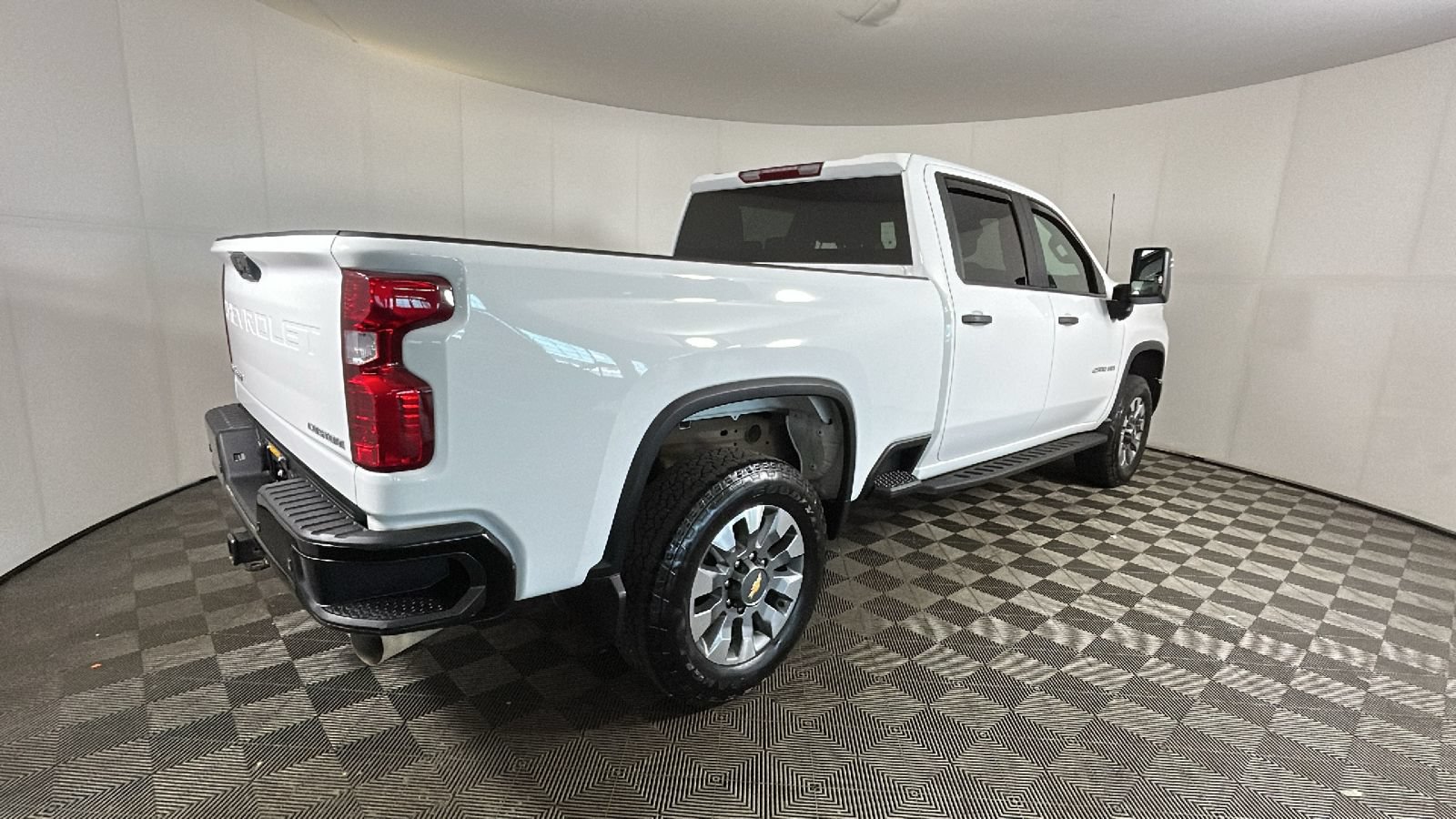 Used 2024 Chevrolet Silverado 2500 Custom w/ Custom Value Package AWD/4WD image 3