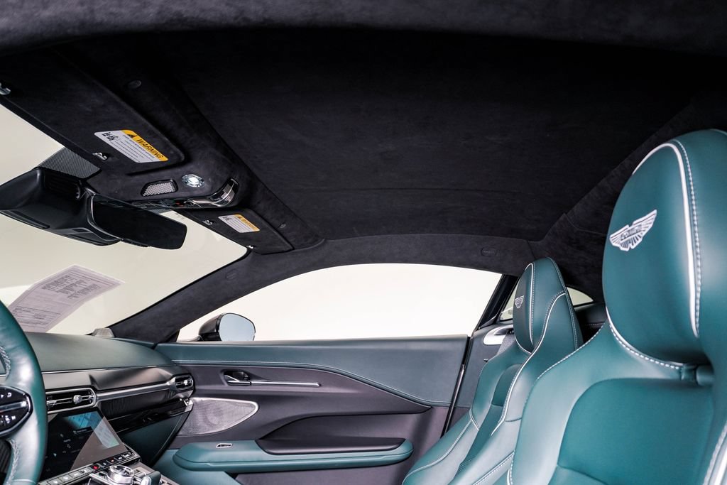 Used 2025 Aston Martin V8 Vantage Coupe RWD image 23