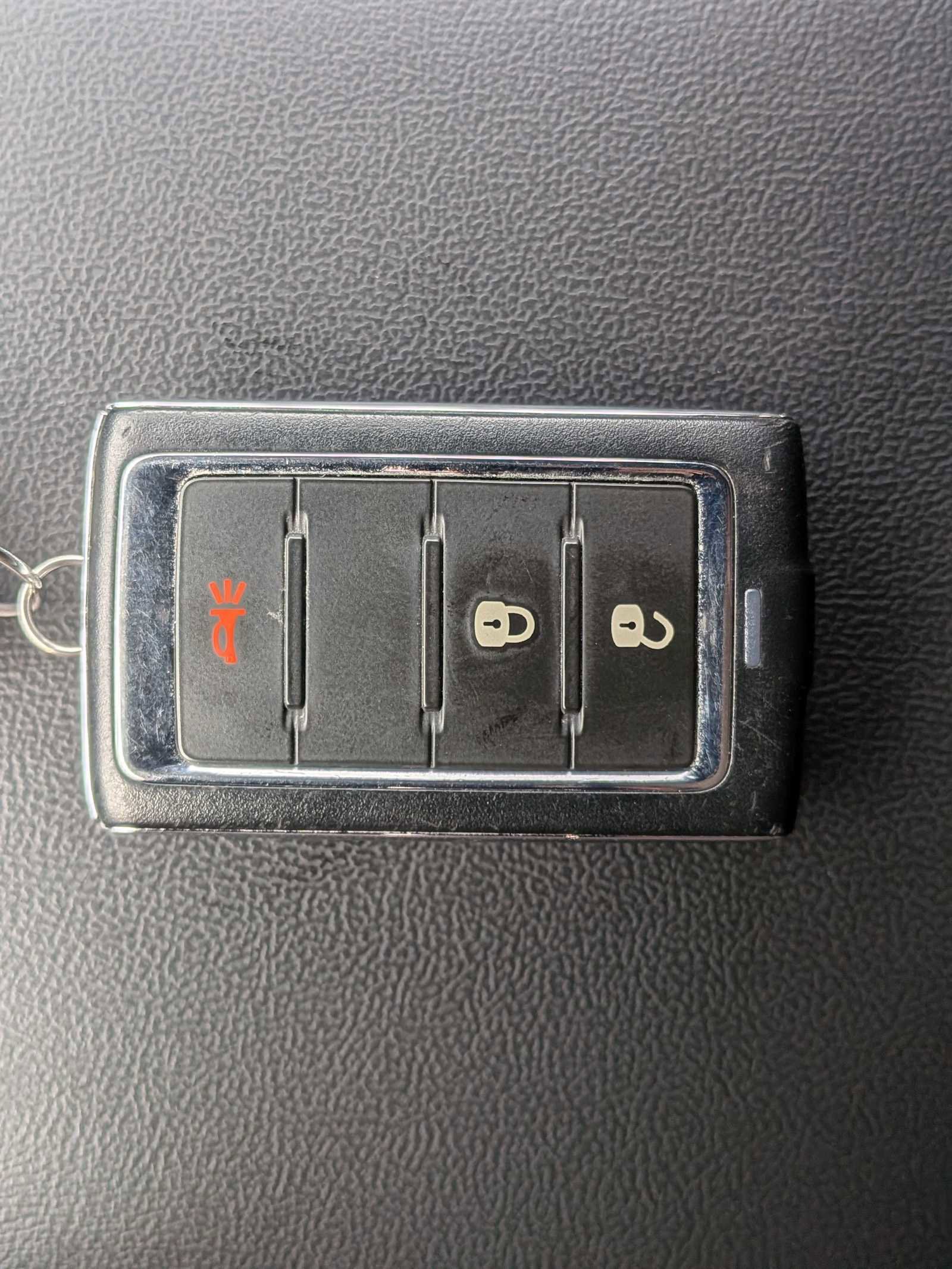 Used 2023 Jeep Grand Cherokee Laredo image 32