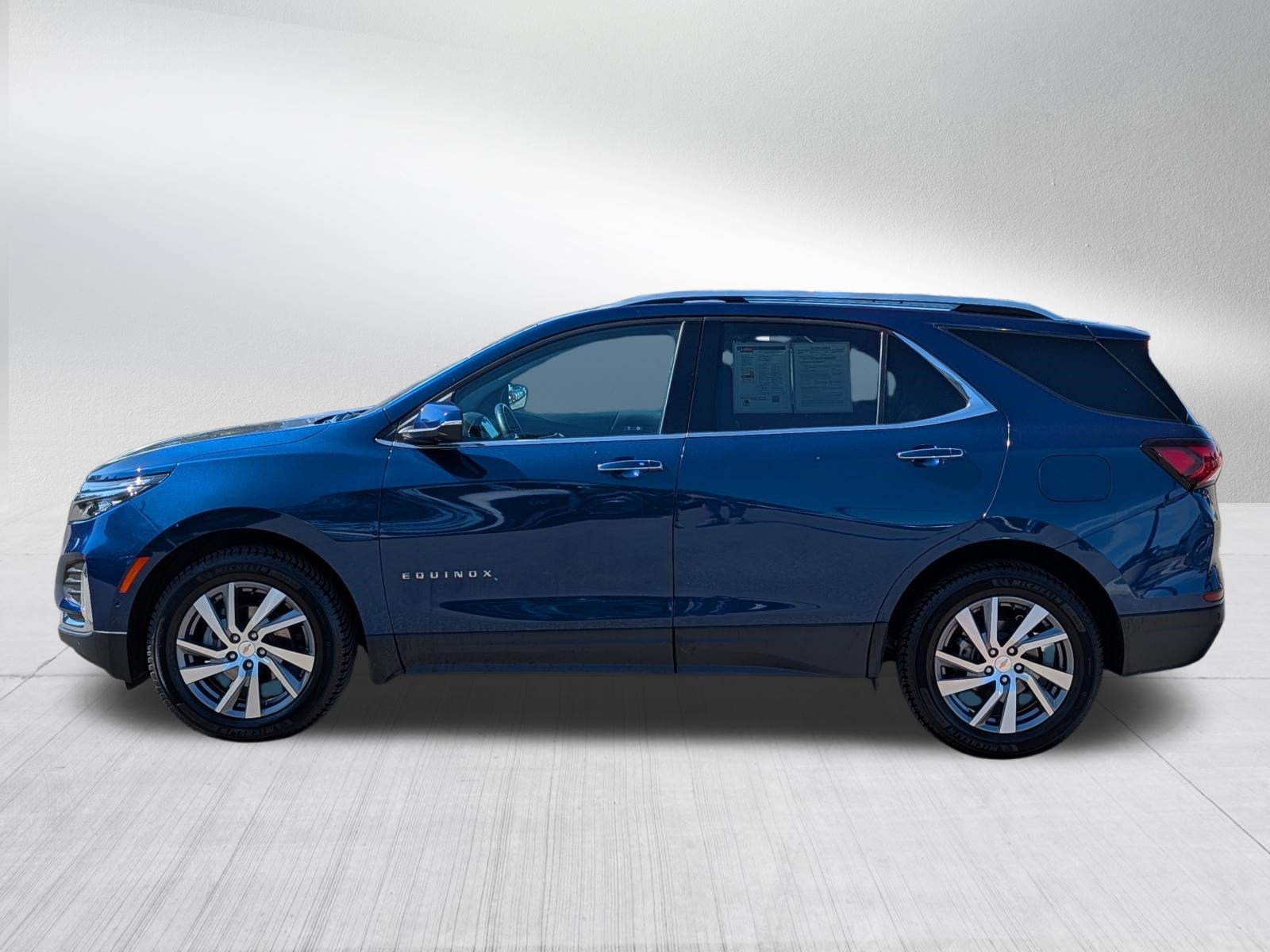 Used 2022 Chevrolet Equinox Premier AWD/4WD image 4