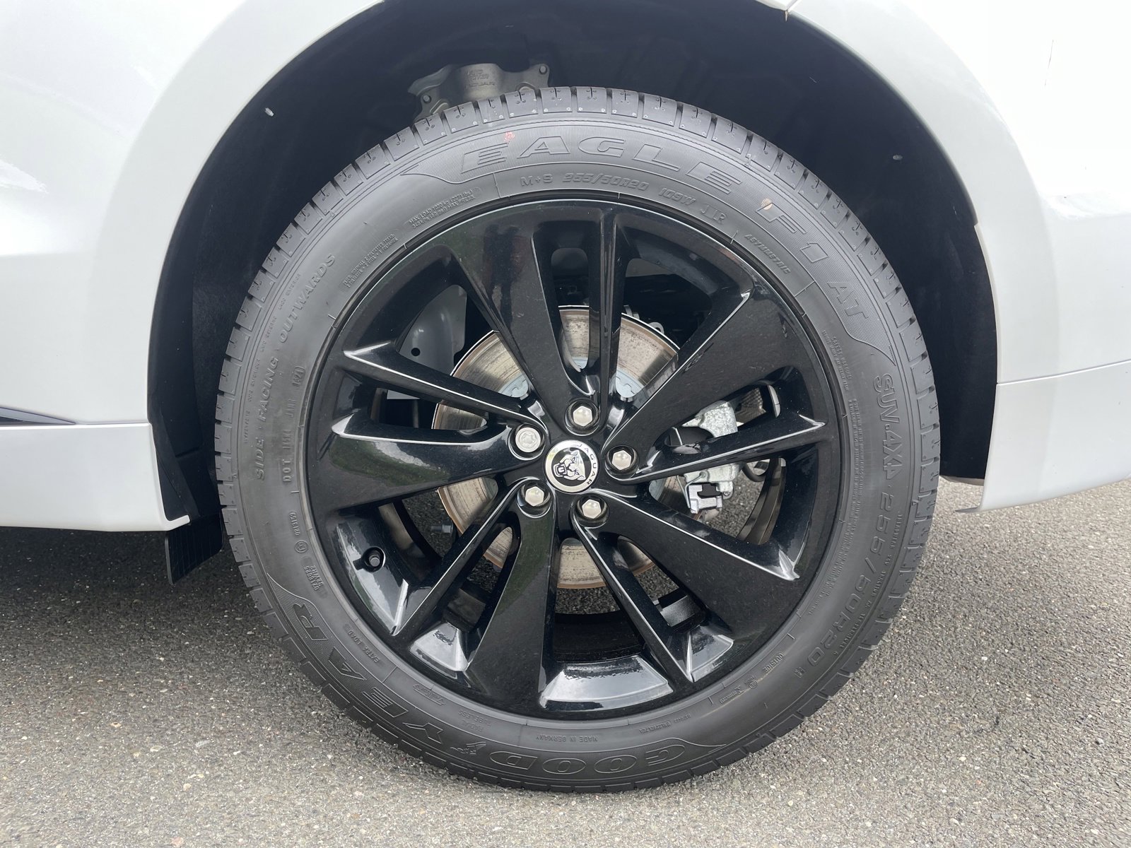 New 2025 Jaguar F-PACE R-Dynamic S image 6