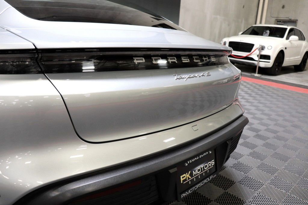 Used 2020 Porsche Taycan 4S image 6
