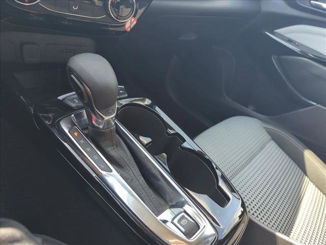 Used 2025 Chevrolet Trax LT FWD image 12