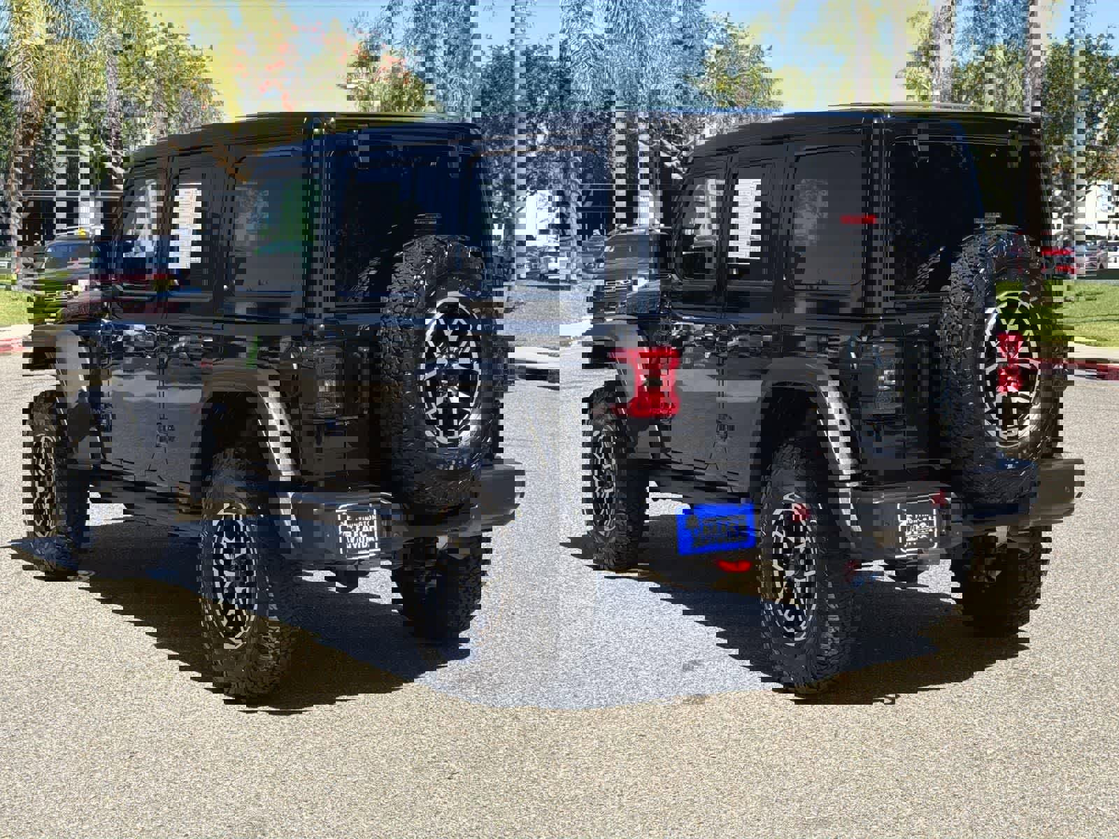 Used 2024 Jeep Wrangler Unlimited Rubicon w/ Technology Group image 4