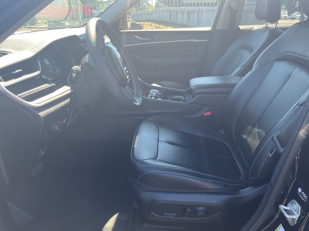 Used 2023 Jeep Grand Cherokee 4WD 4xe image 10