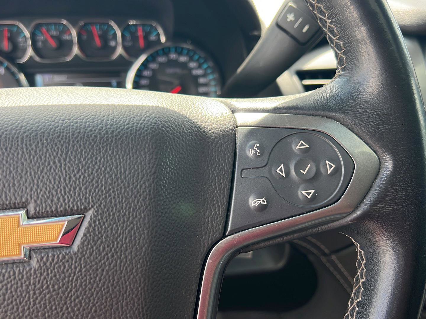 Used 2019 Chevrolet Suburban LT image 23