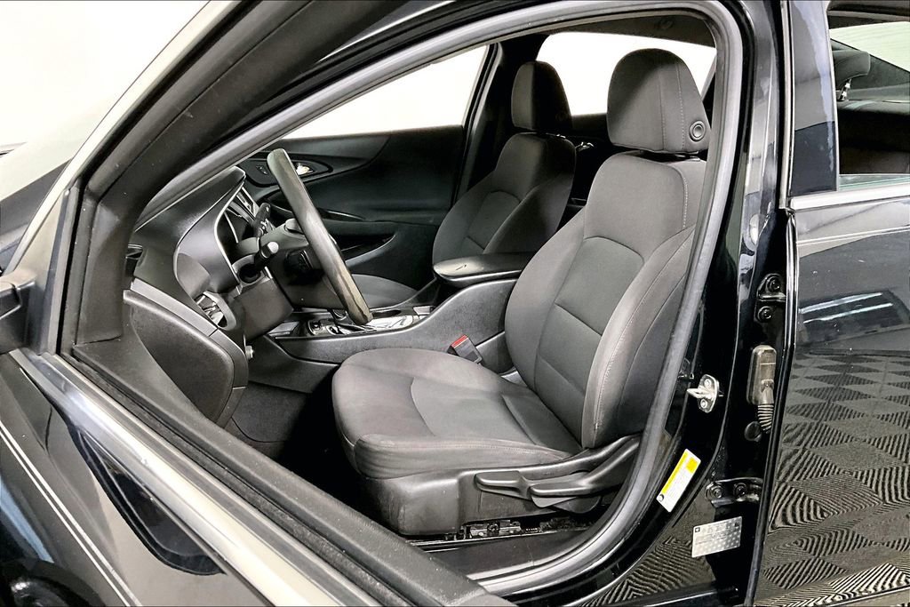 Used 2017 Chevrolet Malibu LS image 23