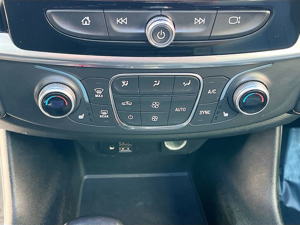 Used 2021 Chevrolet Traverse RS image 16