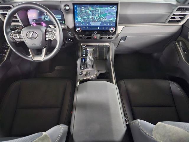 Used 2024 Lexus GX 550 AWD/4WD image 17