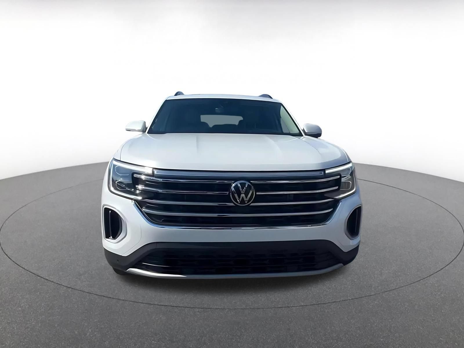 Used 2026 Volkswagen Atlas SE FWD image 4