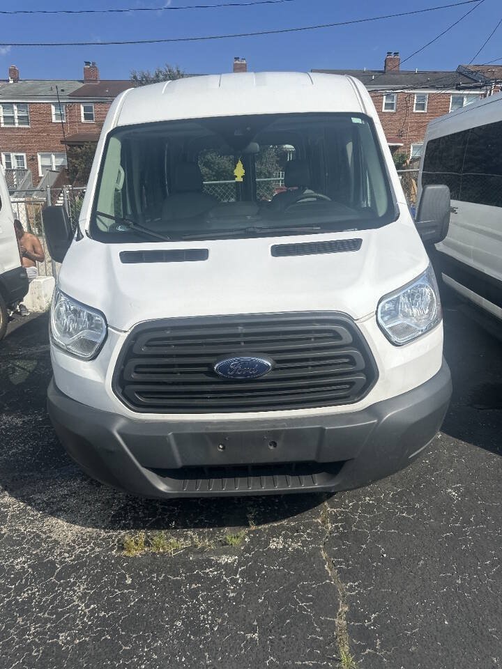 Used 2018 Ford Transit 250 130 Medium Roof RWD image 2