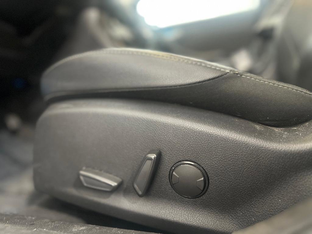 Used 2016 Ford Focus SE w/ Equipment Group 201A image 25