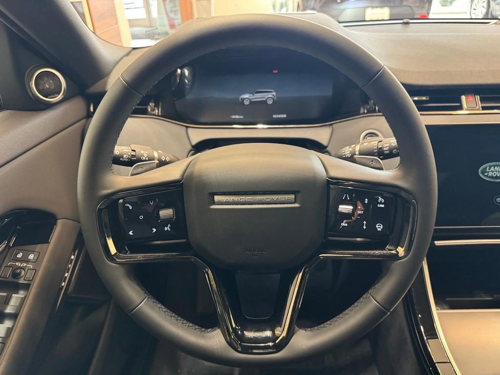 Used 2026 Land Rover Range Rover Evoque S image 9