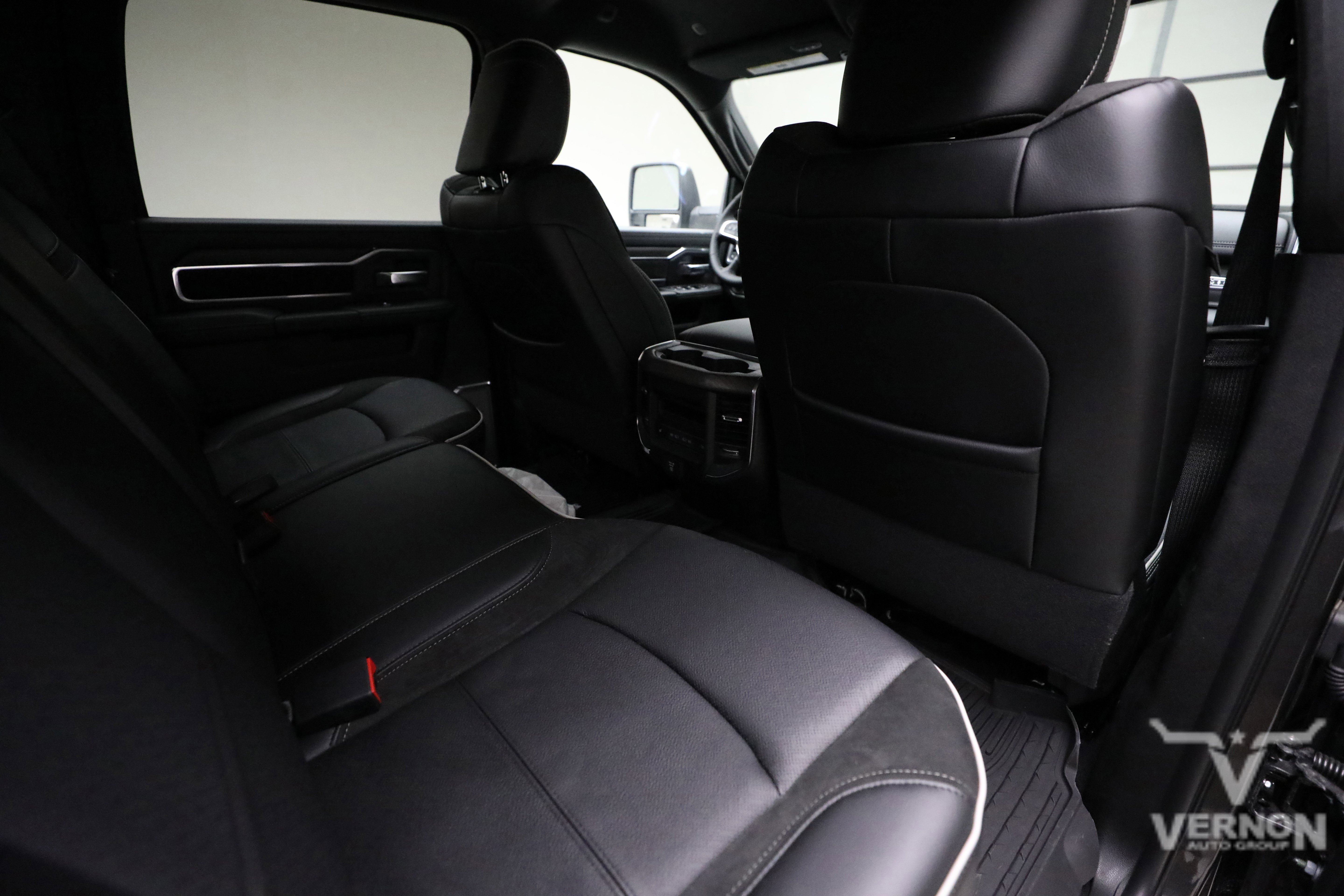 New 2026 RAM 3500 Laramie AWD/4WD image 12