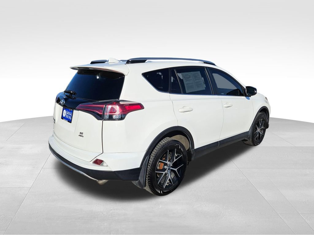 Used 2017 Toyota RAV4 SE AWD/4WD image 5
