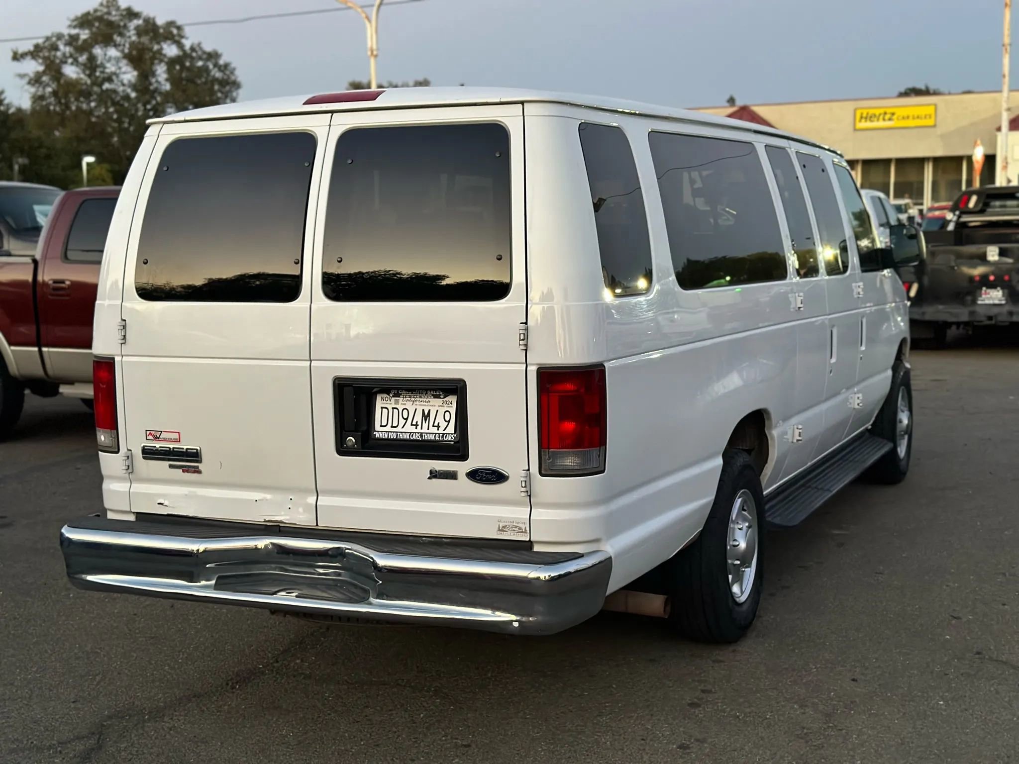 Used 2012 Ford E-350 and Econoline 350 XLT image 5