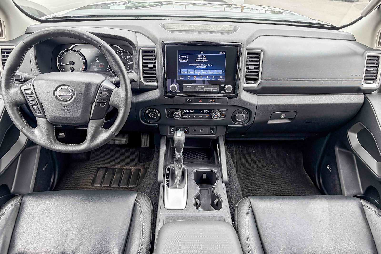 Used 2023 Nissan Frontier SV w/ SV Premium Package image 11